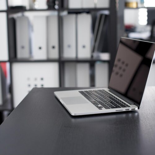 Przyszłość technologii: Jak sztuczna inteligencja zmienia nasz świat